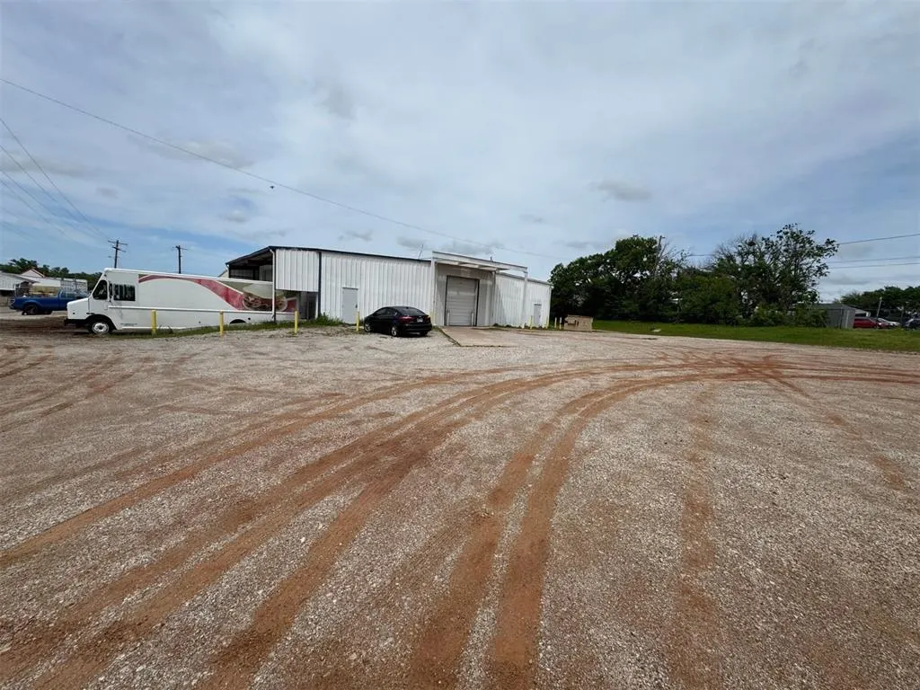 Photo 5 — 1515 N Tucker Avenue, Shawnee, OK 74801