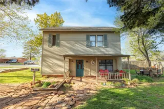 Sold home at 202 N Beckham Avenue