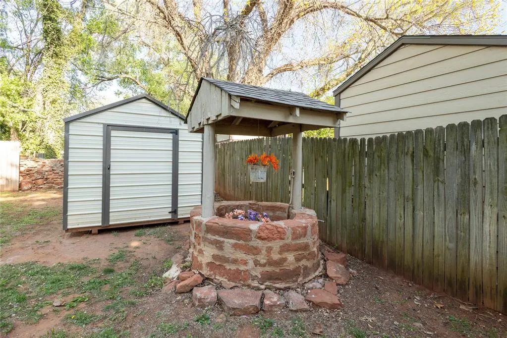 Photo 29 — 202 N Beckham Avenue, Elk City, OK 73644