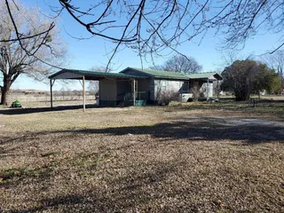 Sold home at 824 W Houston Street