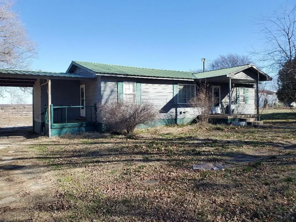 Photo 2 — 824 W Houston Street, Okemah, OK 74859