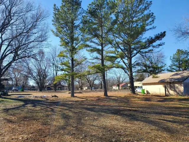 Photo 6 — 824 W Houston Street, Okemah, OK 74859