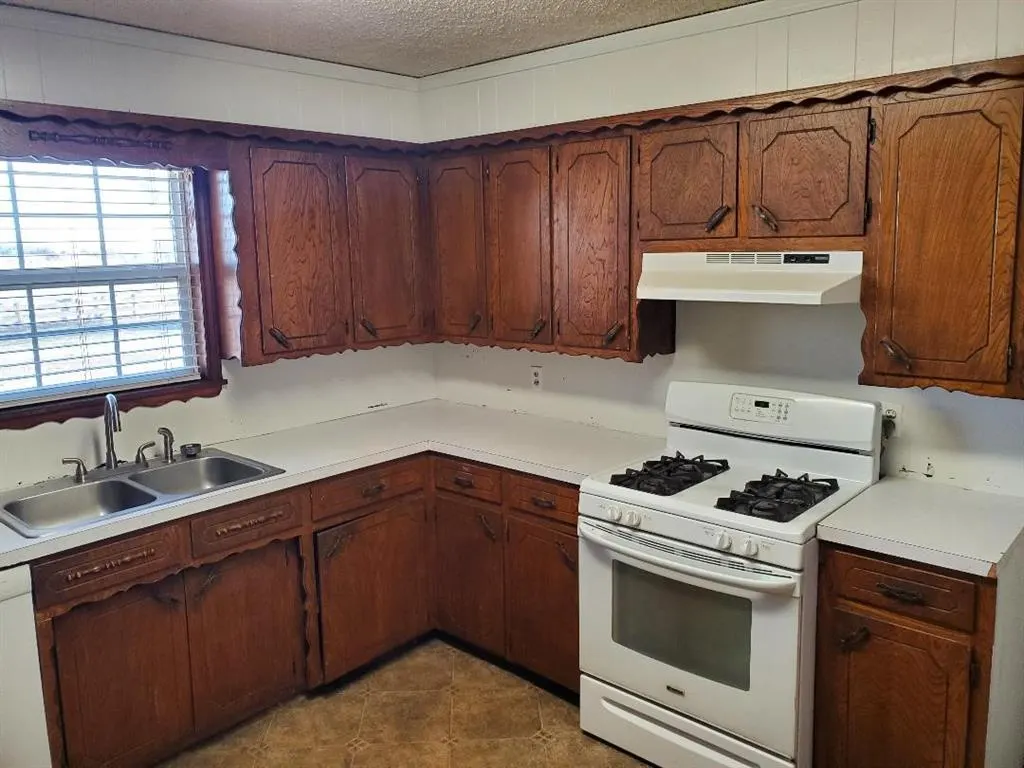 Photo 25 — 824 W Houston Street, Okemah, OK 74859