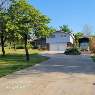 Sold home at 13723 Ravenswood Drive