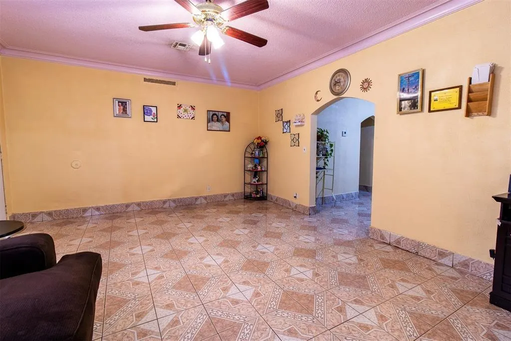 Photo 4 — 2117 NW 14th Street, Oklahoma City, OK 73107