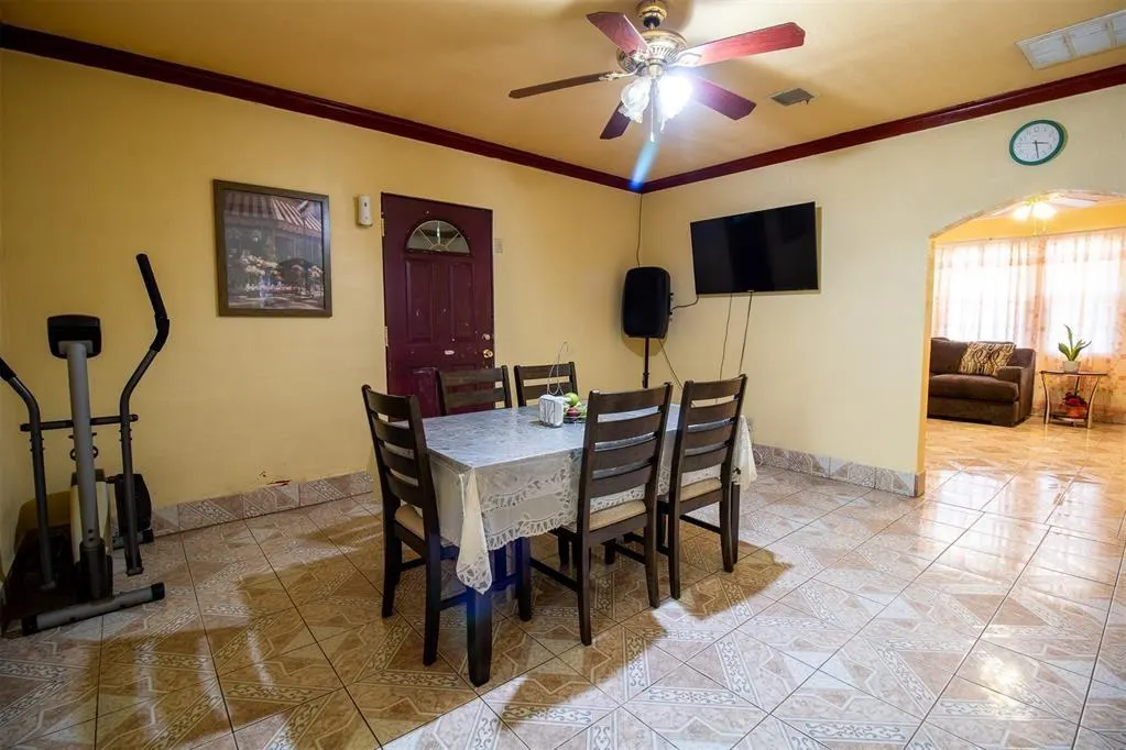 Photo 6 — 2117 NW 14th Street, Oklahoma City, OK 73107