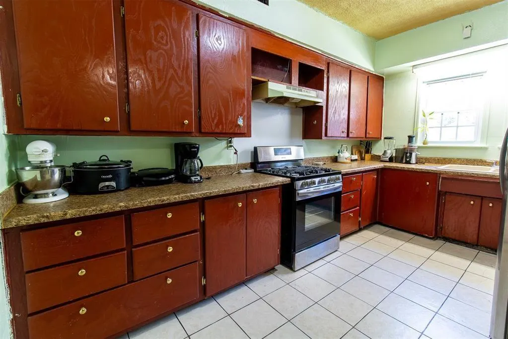 Photo 7 — 2117 NW 14th Street, Oklahoma City, OK 73107