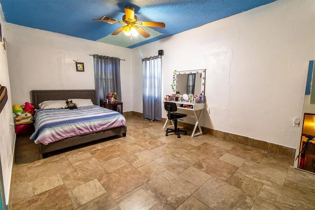 Photo 12 — 2117 NW 14th Street, Oklahoma City, OK 73107