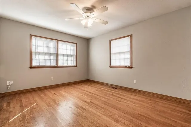 Photo 7 — 9913 Sunnymeade Place, Oklahoma City, OK 73120