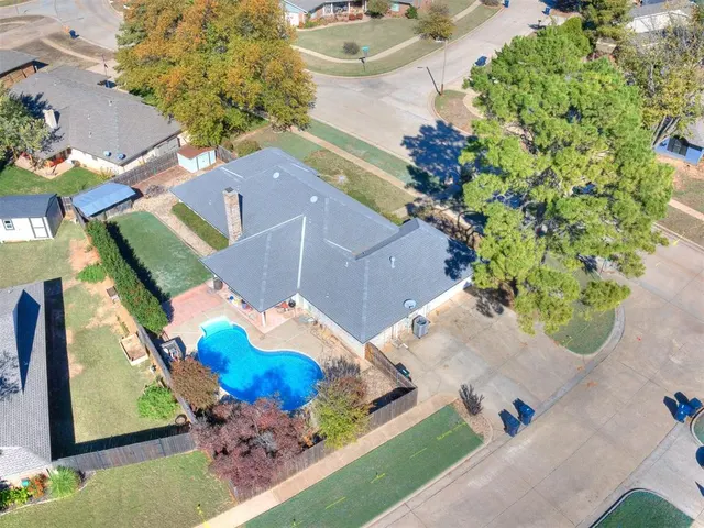 Photo 7 — 12141 Greenlawn Avenue, Oklahoma City, OK 73170