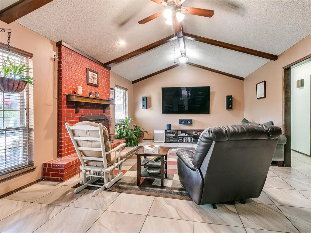 Photo 13 — 12141 Greenlawn Avenue, Oklahoma City, OK 73170