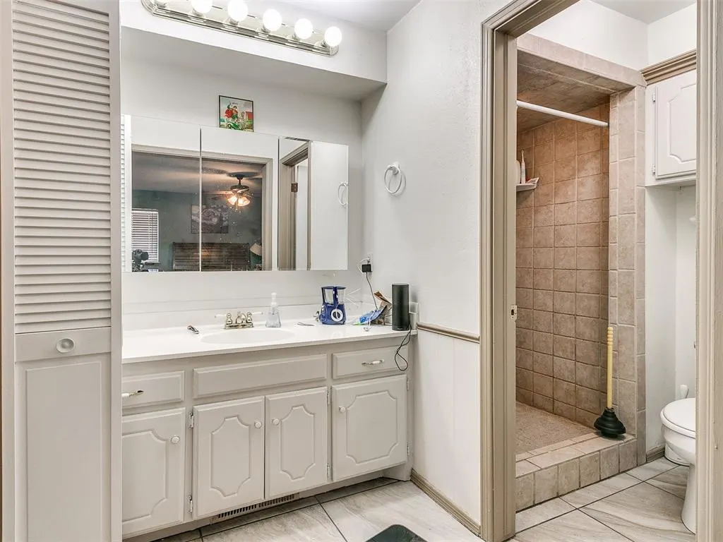 Photo 27 — 12141 Greenlawn Avenue, Oklahoma City, OK 73170