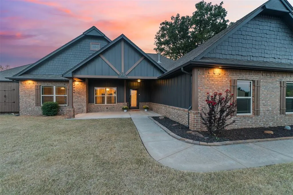 Photo 3 — 19066 Charleston Loop, Shawnee, OK 74801