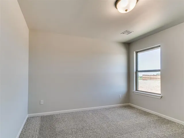 Photo 7 — 11833 NW 120th Street, Yukon, OK 73099