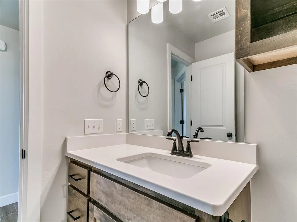 Photo 12 — 11833 NW 120th Street, Yukon, OK 73099