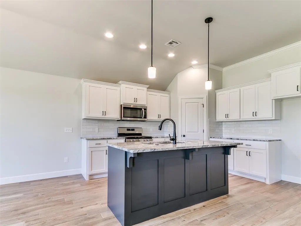 Photo 21 — 11833 NW 120th Street, Yukon, OK 73099