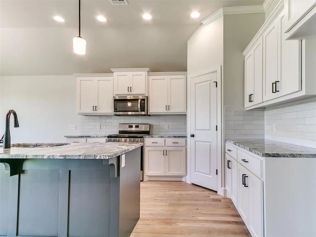 Photo 23 — 11833 NW 120th Street, Yukon, OK 73099