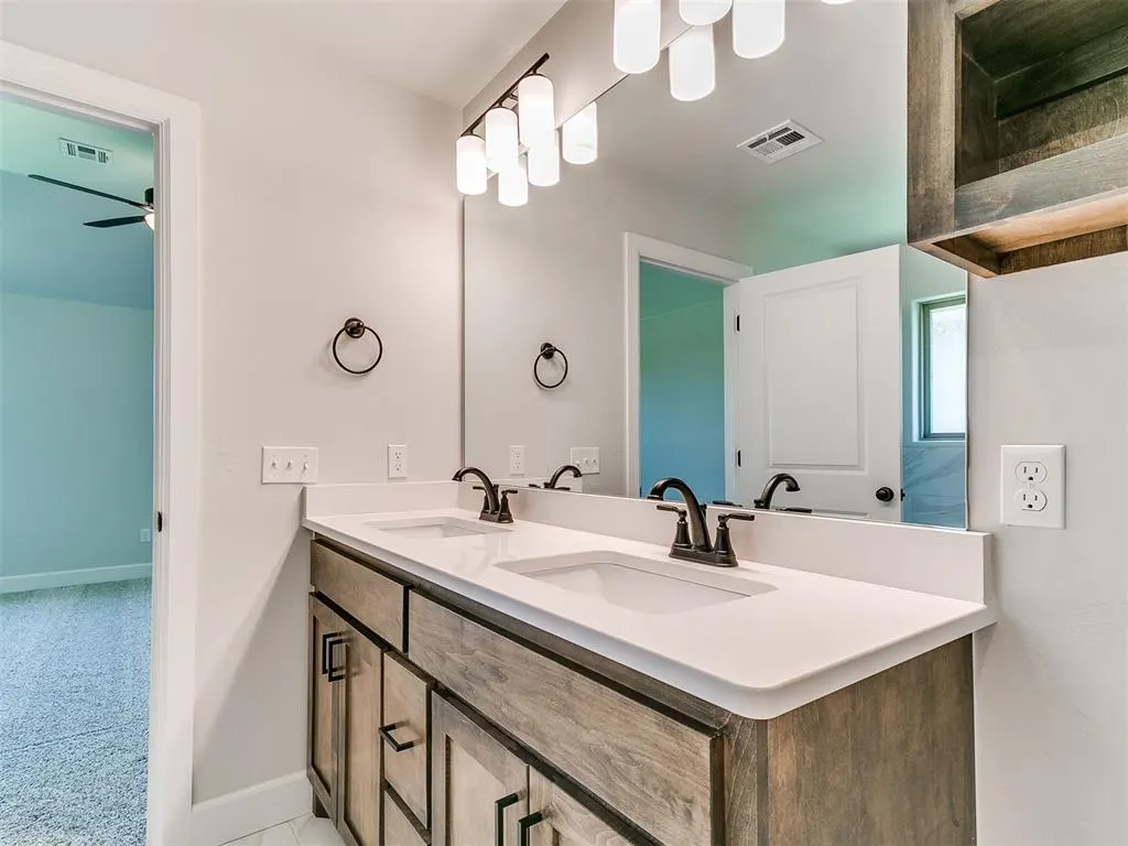 Photo 43 — 11833 NW 120th Street, Yukon, OK 73099