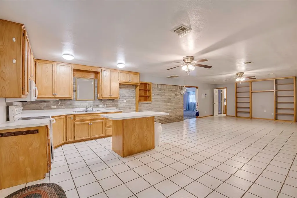 Photo 30 — 10125 NE 4th Street, Midwest City, OK 73130