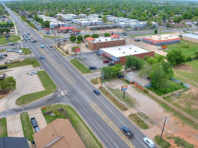 Photo 2 — 10901 N Western Avenue, Oklahoma City, OK 73114