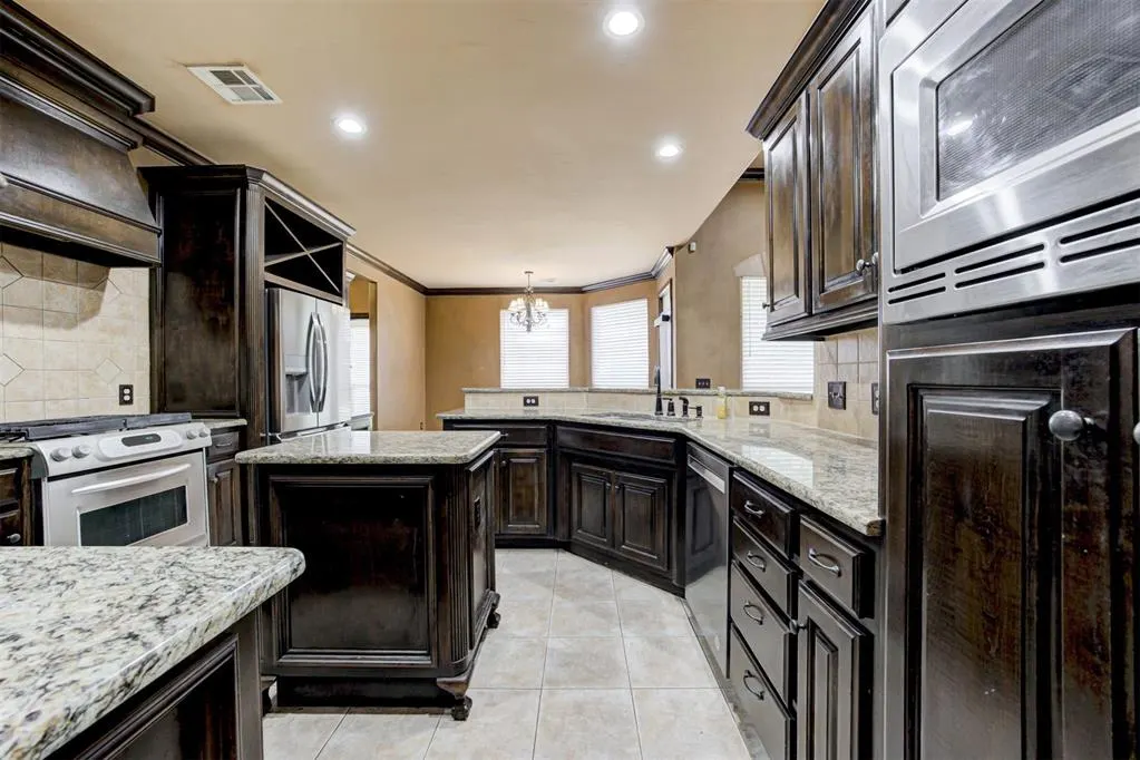 Photo 14 — 917 WB Meyer Parkway, Edmond, OK 73025