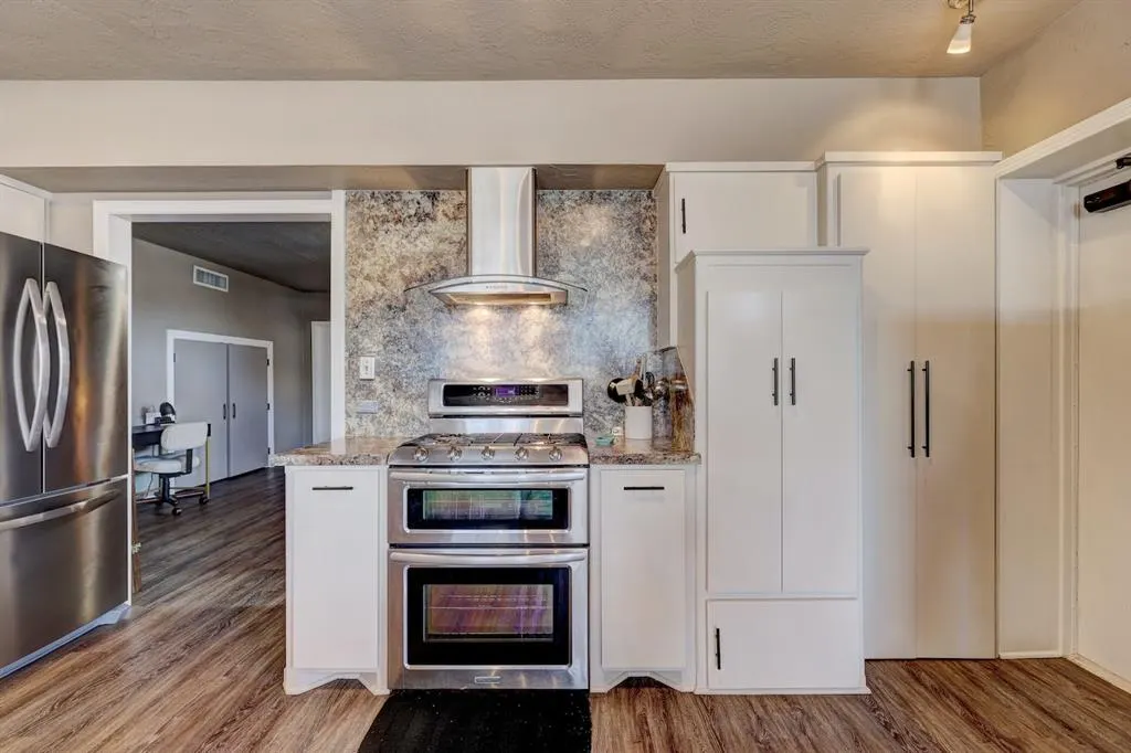Photo 4 — 411 NW 5th Street, Oklahoma City, OK 73102