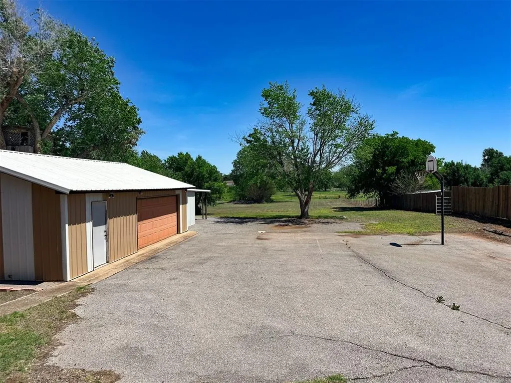 Photo 38 — 427 S Carnegie Street, Carnegie, OK 73015