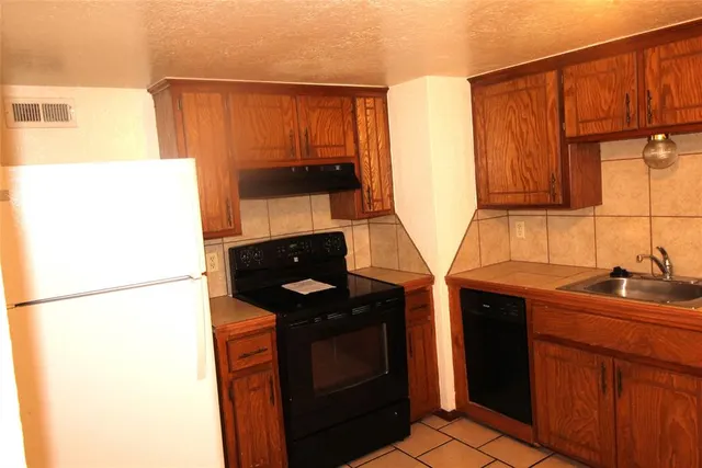 Photo 5 — 1901 E Lindsey Street 4B, Norman, OK 73071