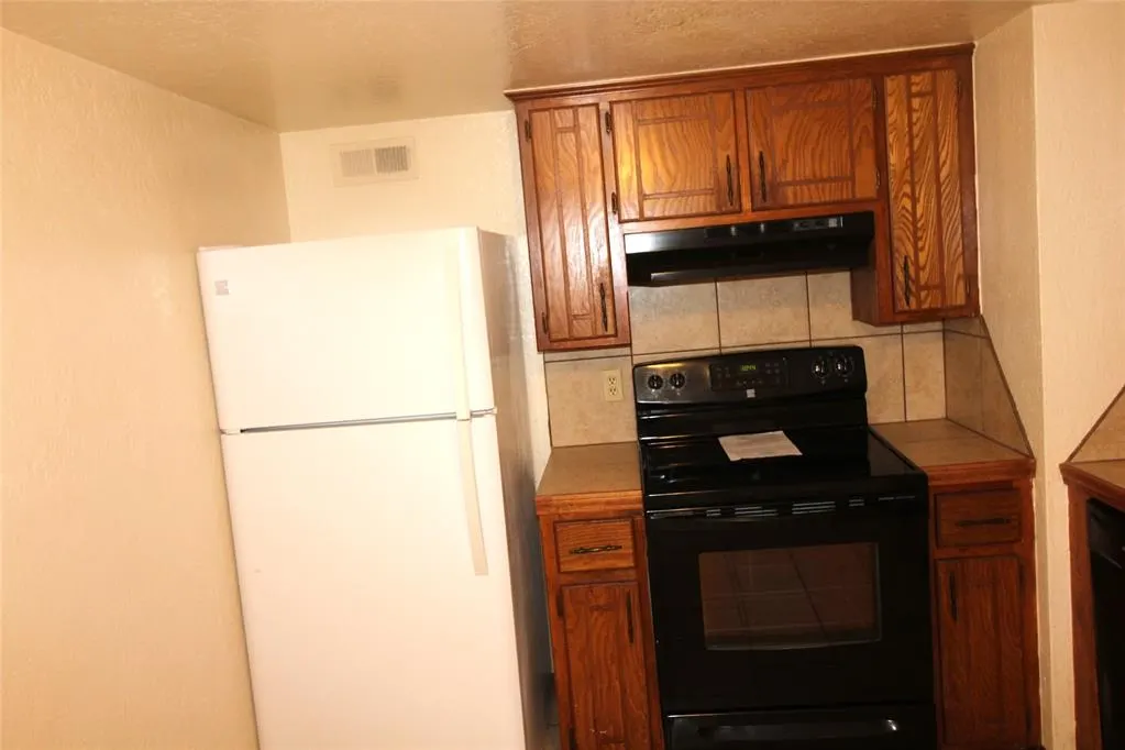 Photo 9 — 1901 E Lindsey Street 4B, Norman, OK 73071