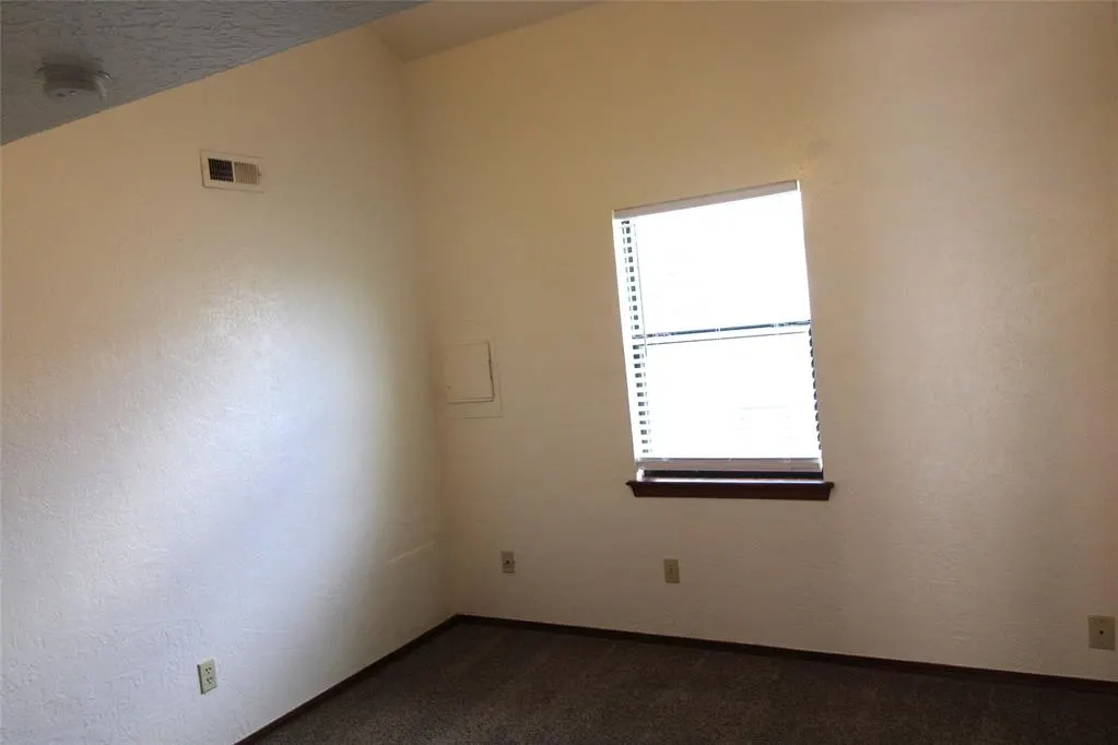 Photo 10 — 1901 E Lindsey Street 4B, Norman, OK 73071