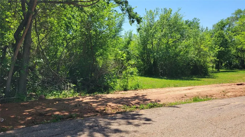 Photo 2 — E Fay Street, Shawnee, OK 74801