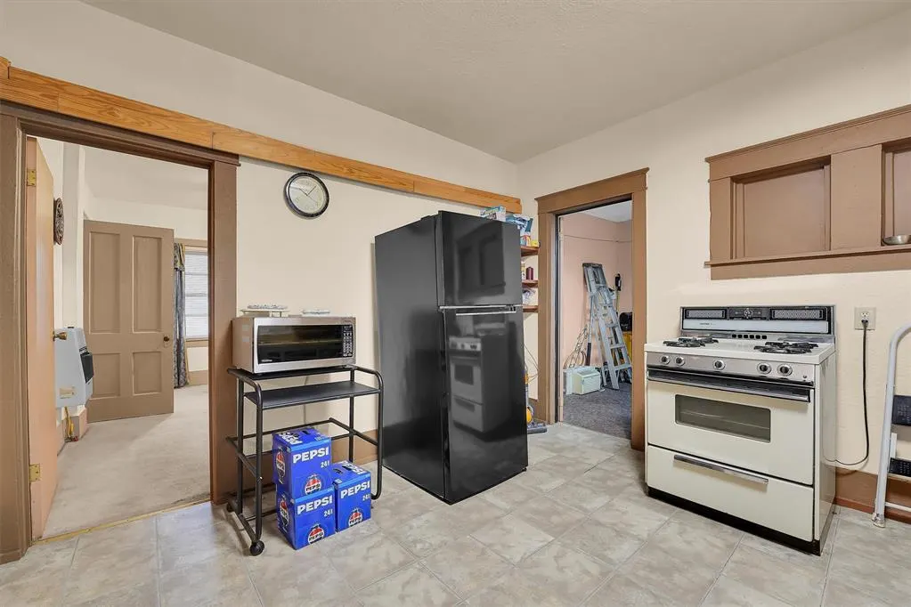Photo 10 — 411 N 5th Street, Sayre, OK 73662
