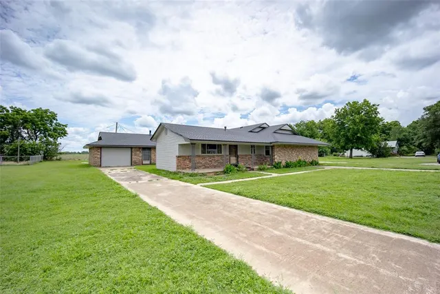 Photo 2 — 13257 Highway 76, Lindsay, OK 73052