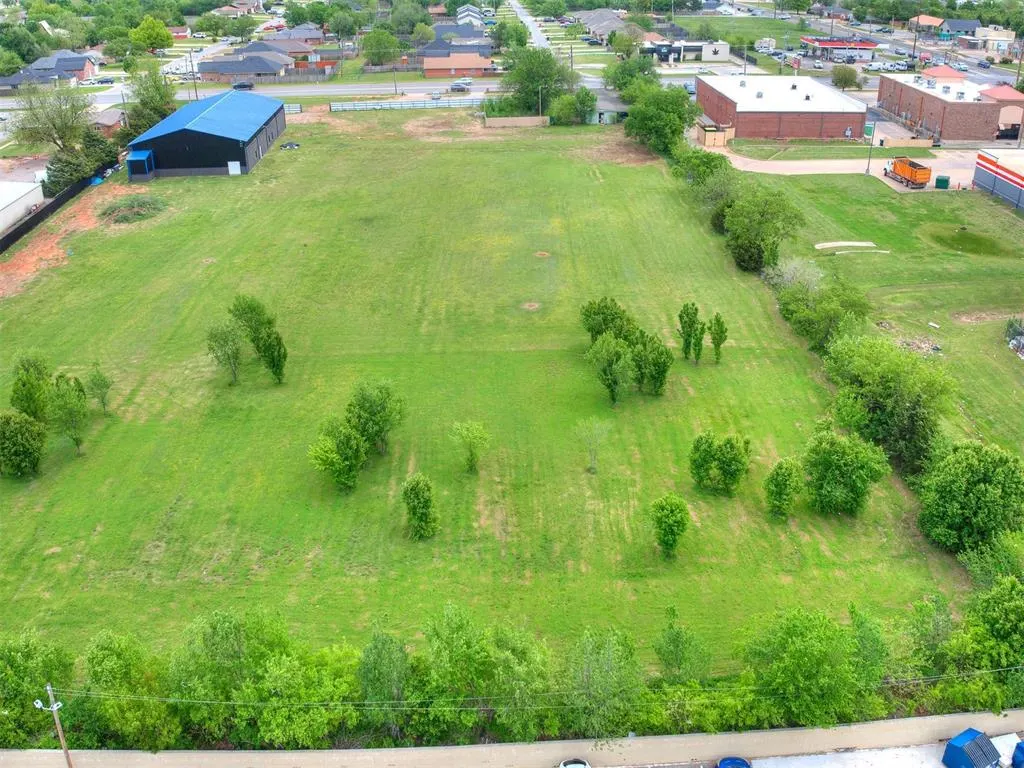Photo 2 — 10901 N Western Avenue, Oklahoma City, OK 73114