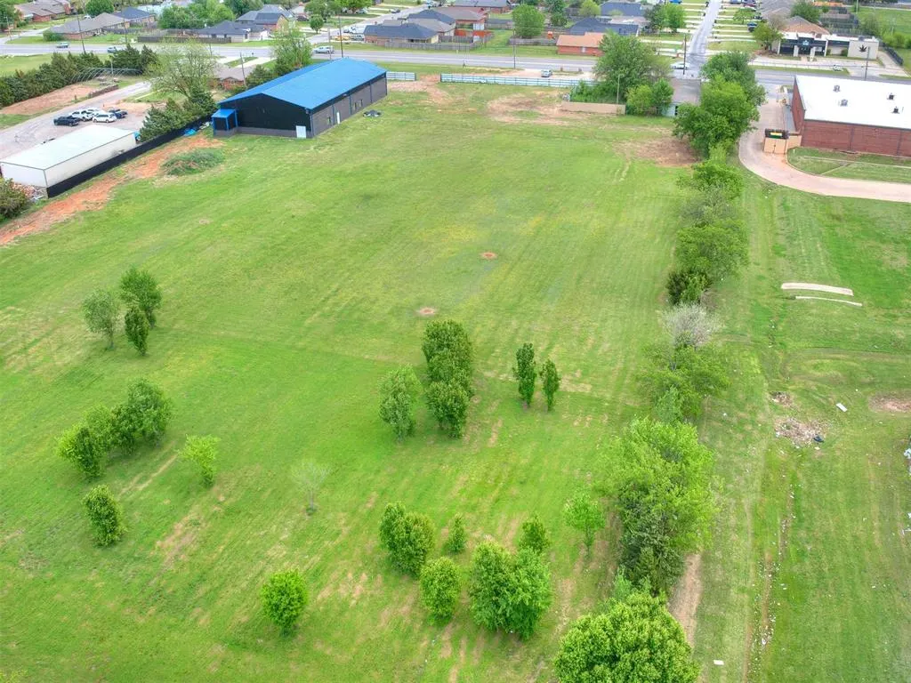 Photo 3 — 10901 N Western Avenue, Oklahoma City, OK 73114