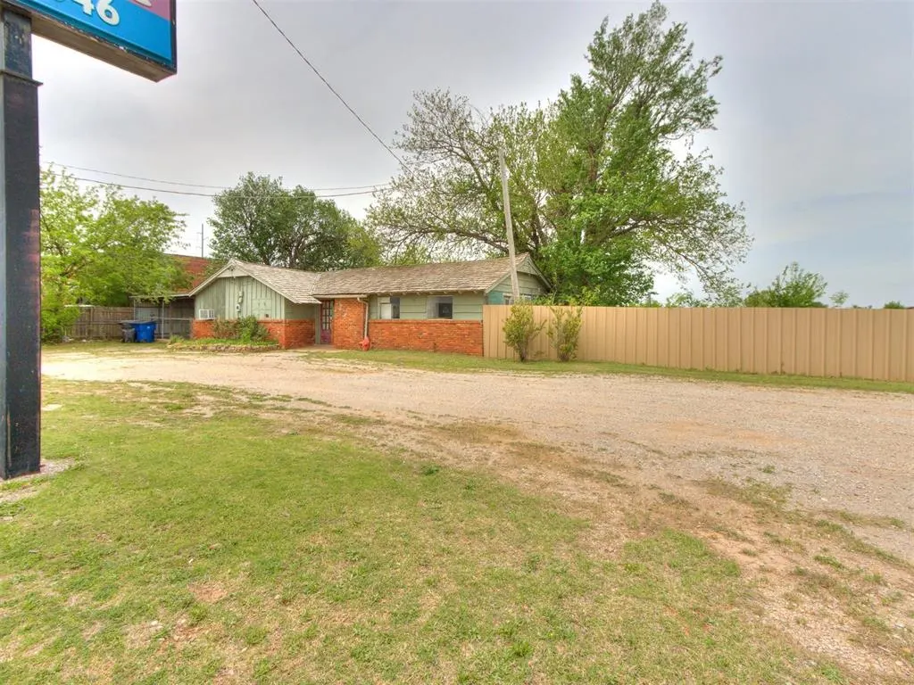 Photo 6 — 10901 N Western Avenue, Oklahoma City, OK 73114