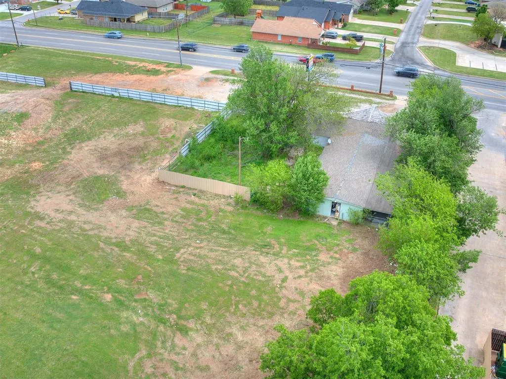 Photo 16 — 10901 N Western Avenue, Oklahoma City, OK 73114