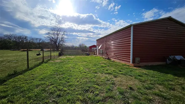 Photo 4 — 343181 E 990 Road, Meeker, OK 74855