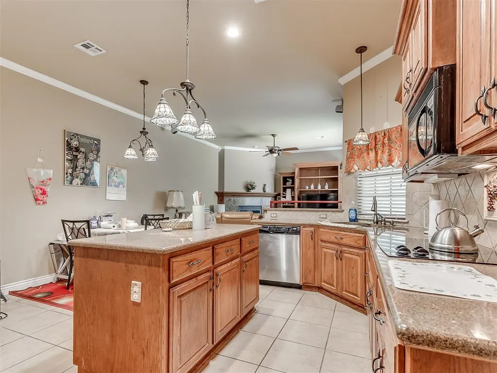 Photo 12 — 4552 Kiva Court, Oklahoma City, OK 73135