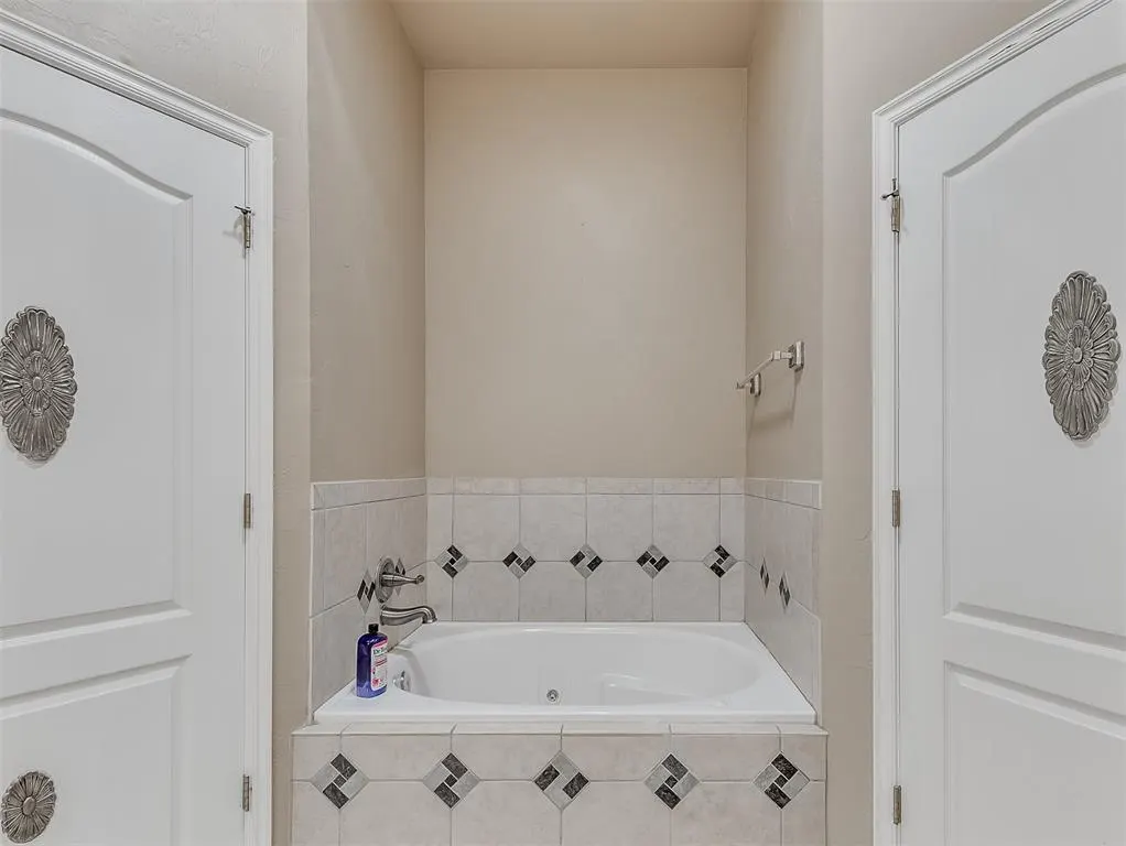 Photo 23 — 4552 Kiva Court, Oklahoma City, OK 73135