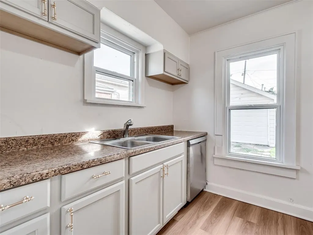 Photo 11 — 2324 W Park Place, Oklahoma City, OK 73107
