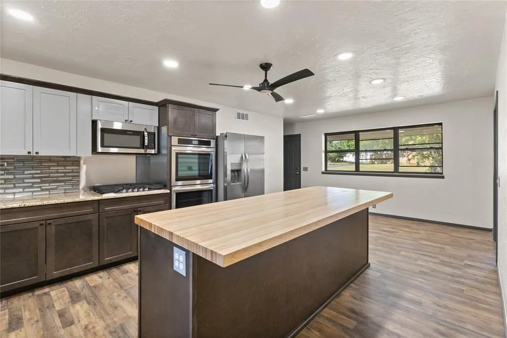 Photo 13 — 901 N Brewer Avenue, Hydro, OK 73048
