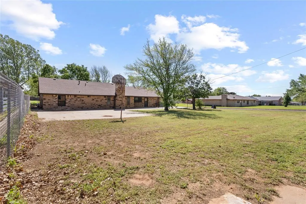 Photo 36 — 901 N Brewer Avenue, Hydro, OK 73048