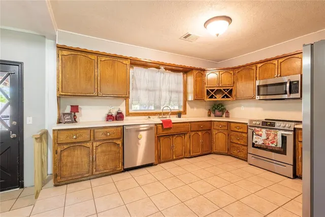 Photo 8 — 1501 W 1st Street, Elk City, OK 73644