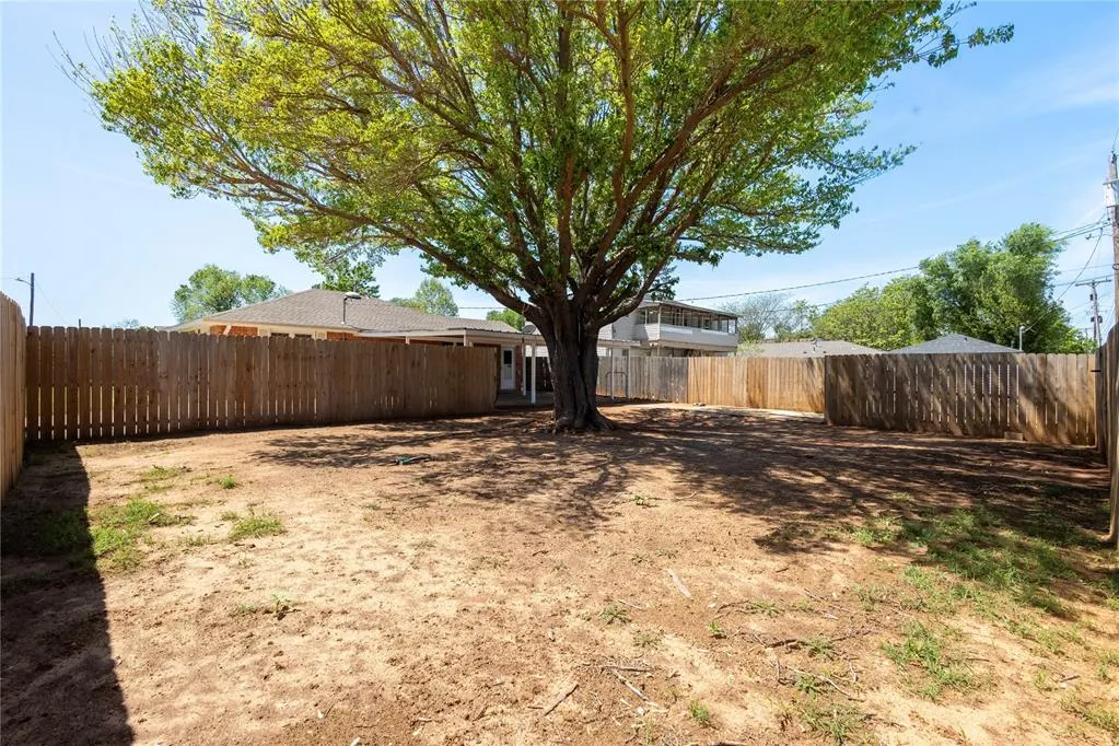 Photo 24 — 1501 W 1st Street, Elk City, OK 73644