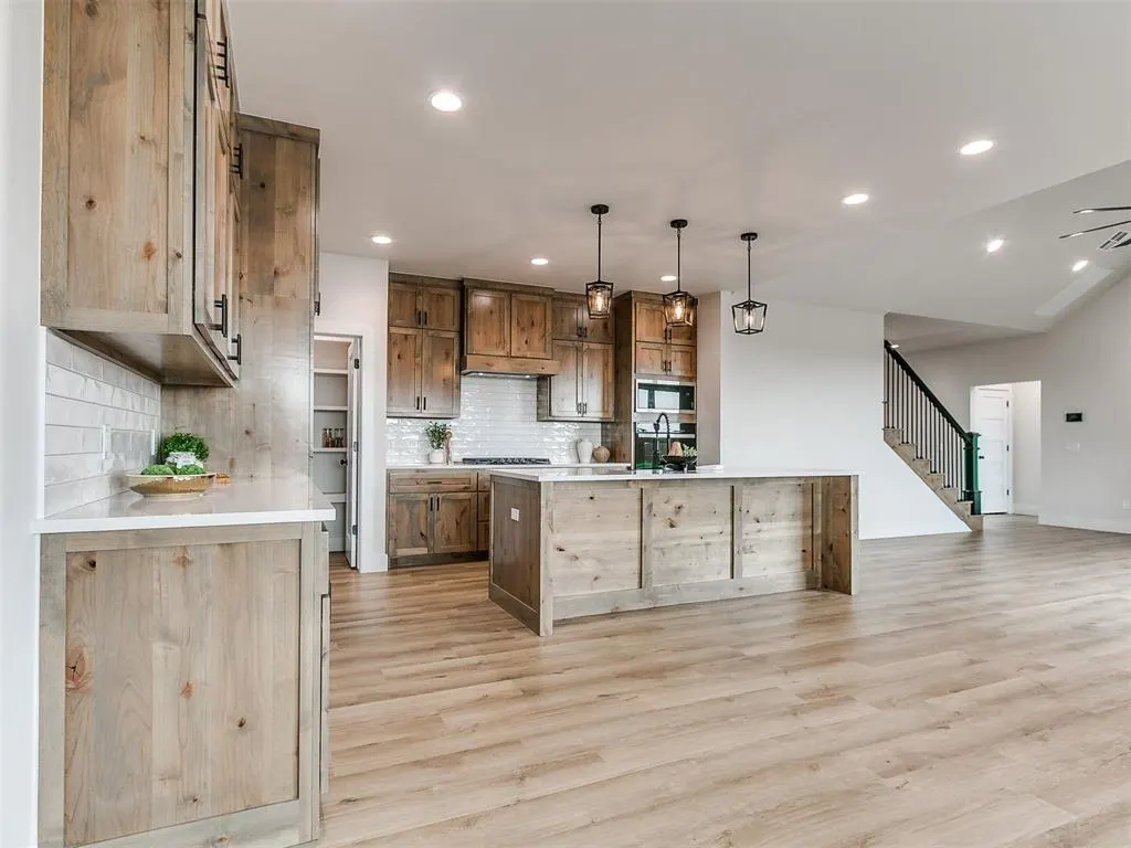 Photo 13 — 11588 Carefree Lane, Shawnee, OK 74804