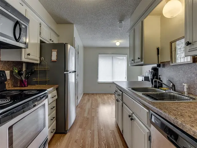 Photo 5 — 3800 Southwind Court, Oklahoma City, OK 73179