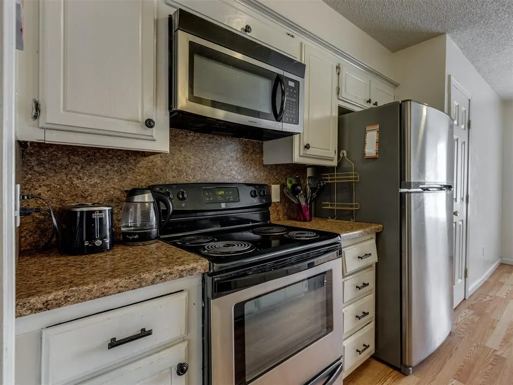 Photo 8 — 3800 Southwind Court, Oklahoma City, OK 73179