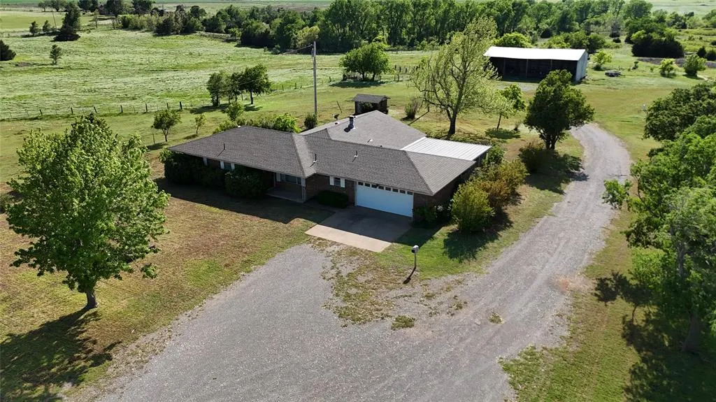 Front exterior — 33166 State 58 Highway, Carnegie, OK 73015