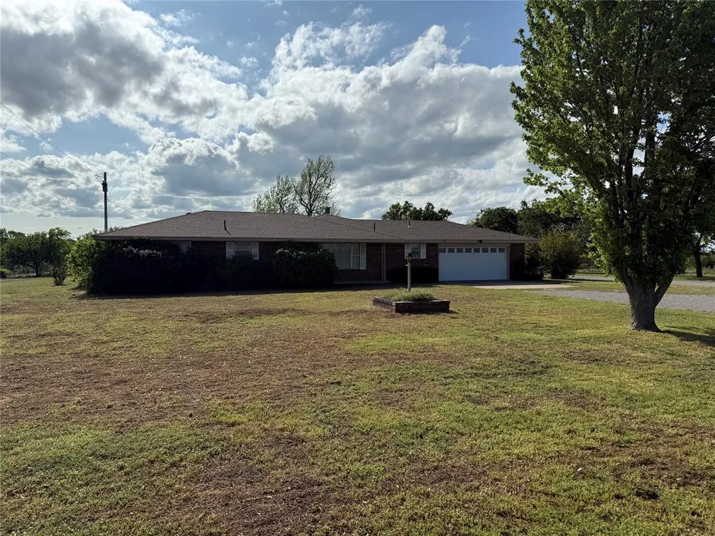Photo 2 — 33166 State 58 Highway, Carnegie, OK 73015